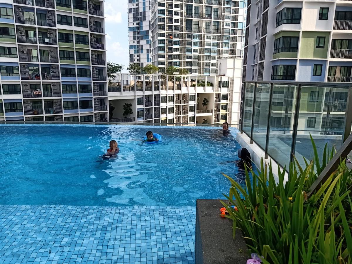 D'Gunduls Homestay Studio By Dgh I-City Shah Alam Esterno foto